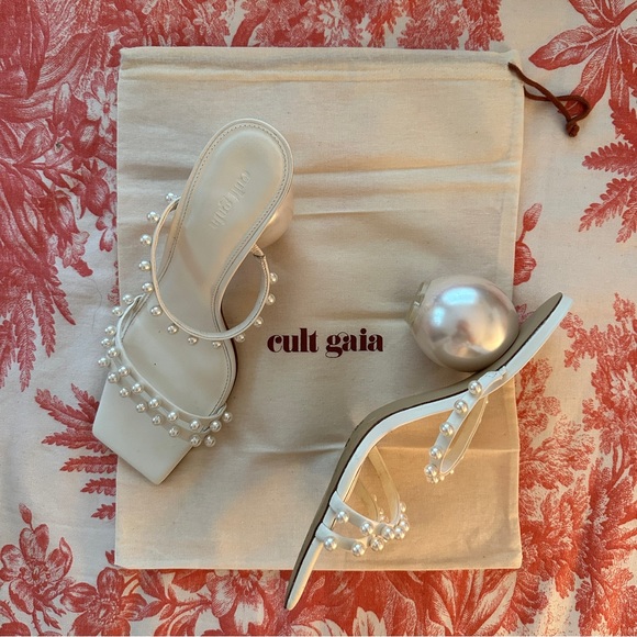 Cult Gaia “Ilona” Pearl-Embellished Sandals size 39.5 / US 9.5 - Picture 4 of 10